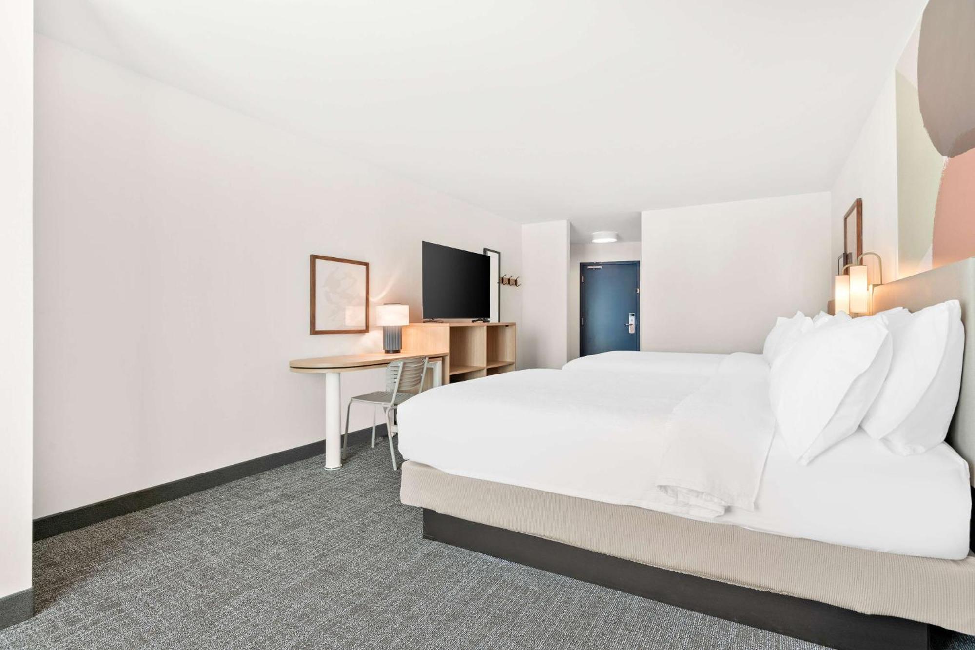 Spark By Hilton Exton Eksteriør bilde