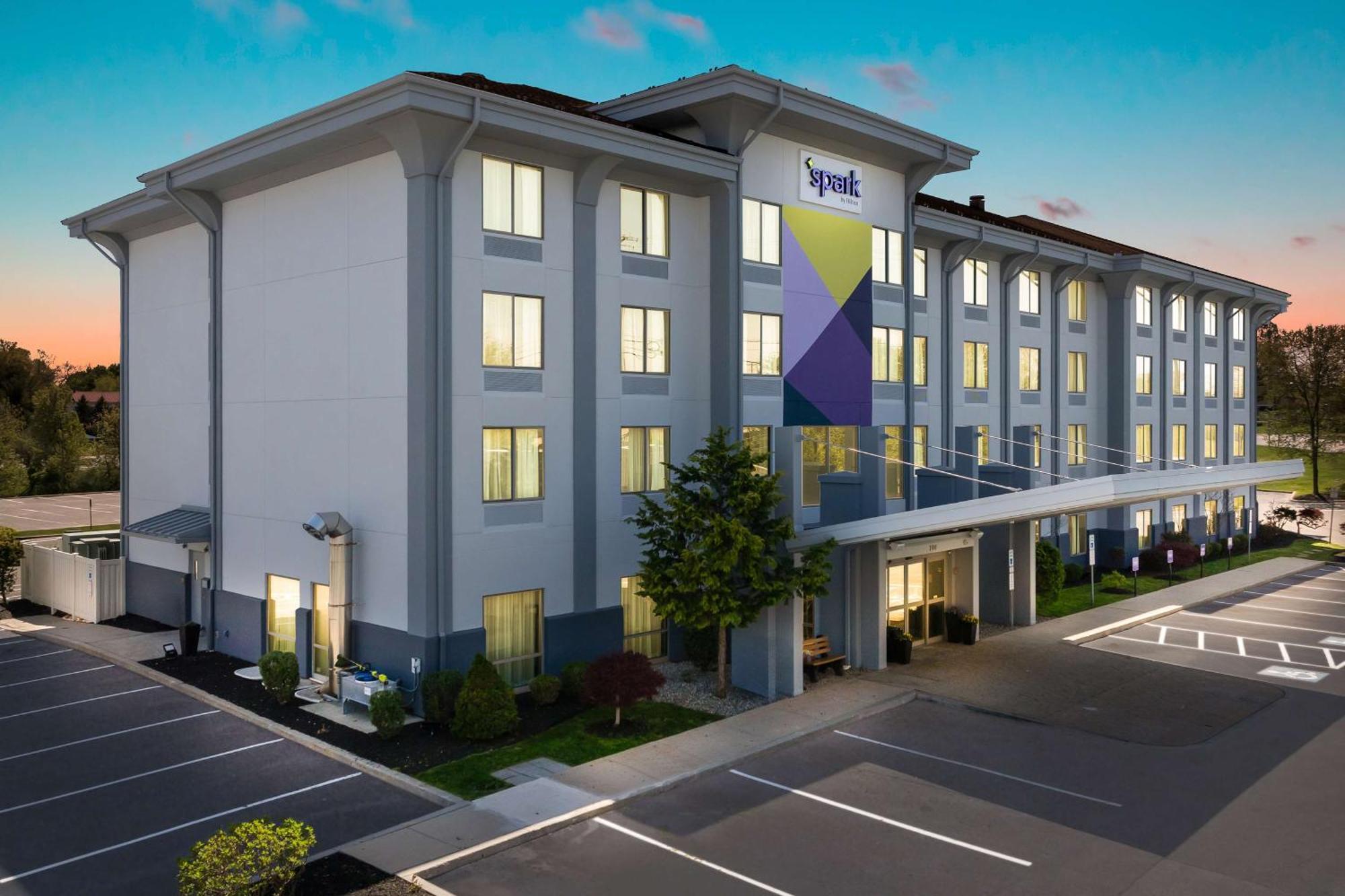 Spark By Hilton Exton Eksteriør bilde