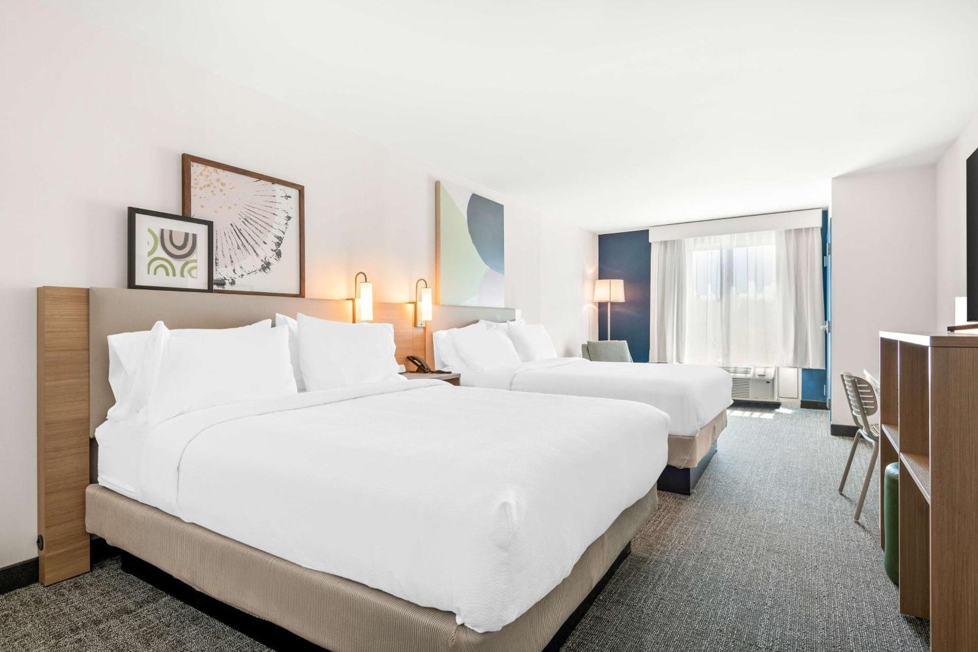 Spark By Hilton Exton Eksteriør bilde